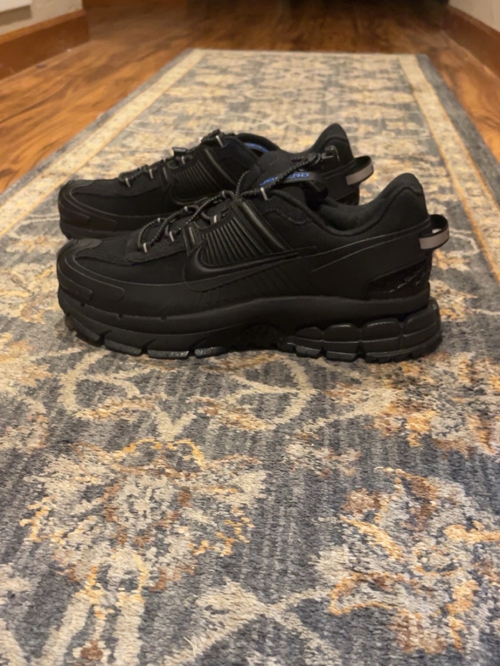 Mens nike vomero roam triple black